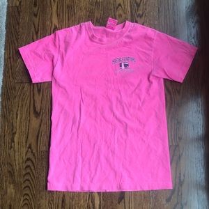 martha’s vineyard pink tee